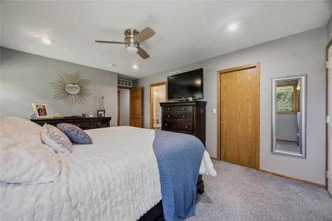 4000 Mehaffey Lane NE Solon IA 52333