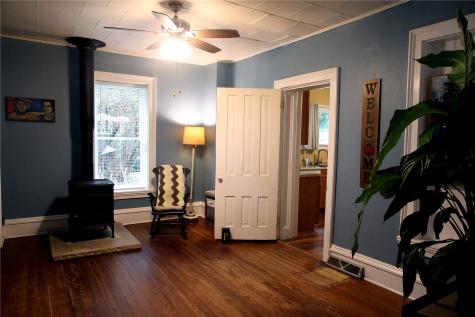 207 N Davis Street Anamosa IA 52205