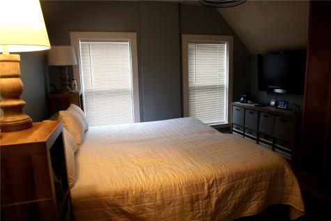 207 N Davis Street Anamosa IA 52205