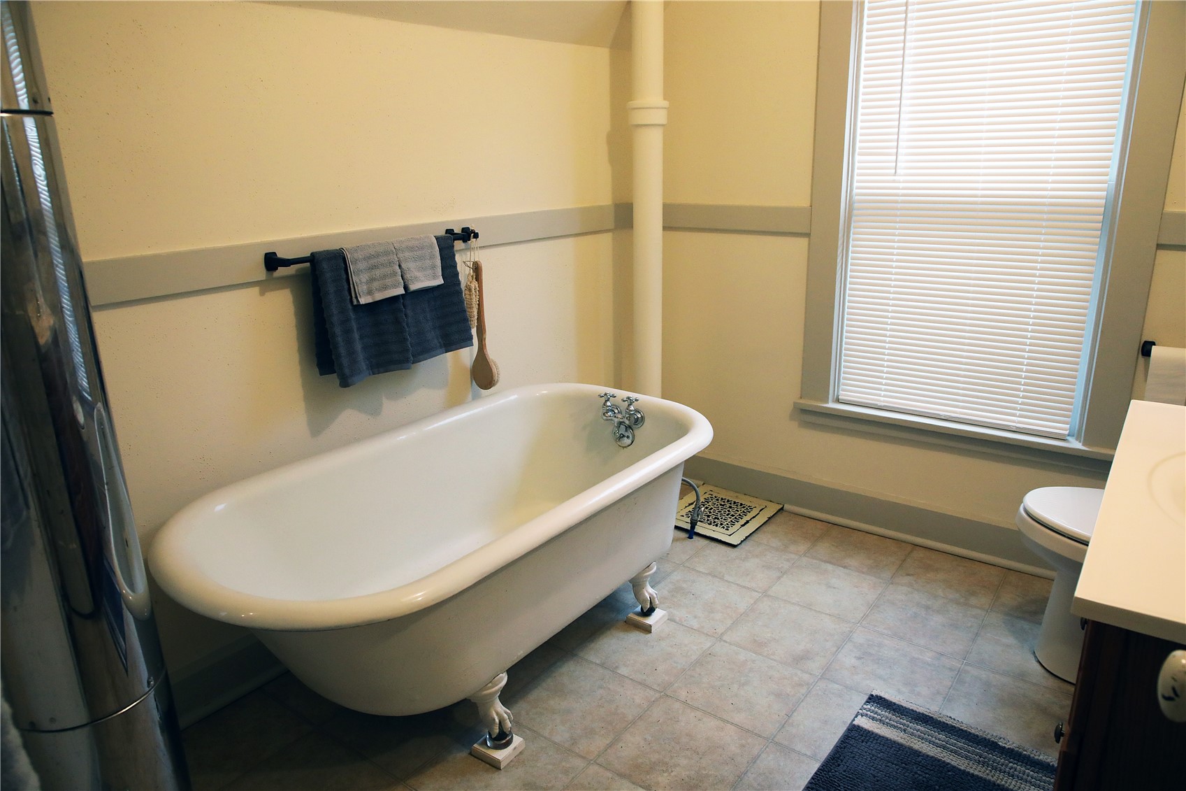 207 N Davis Street Anamosa IA 52205