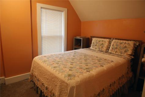 207 N Davis Street Anamosa IA 52205