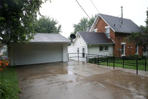 207 N Davis Street Anamosa IA 52205