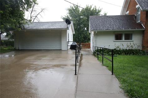 207 N Davis Street Anamosa IA 52205