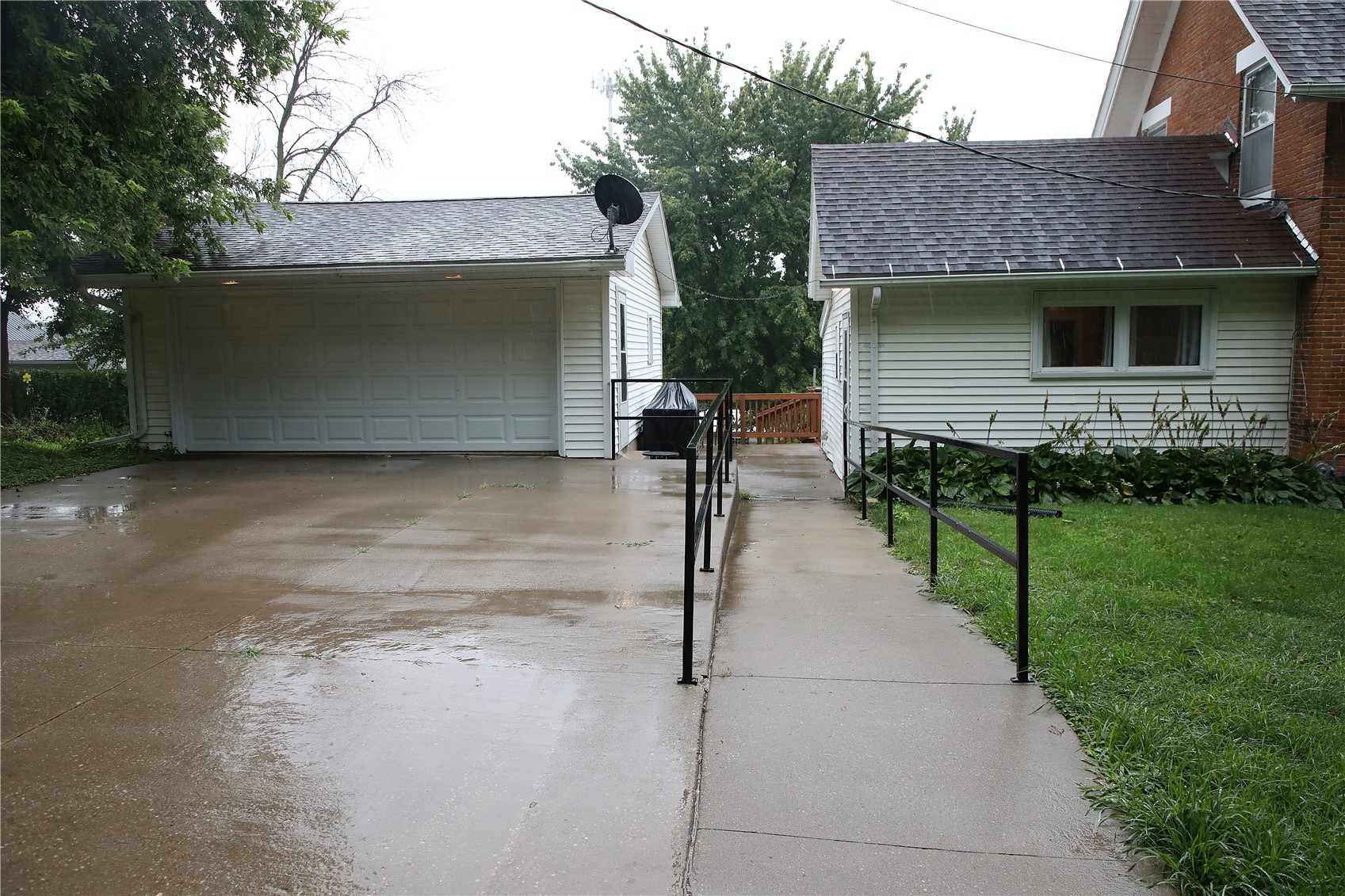 207 N Davis Street Anamosa IA 52205
