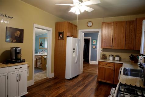 207 N Davis Street Anamosa IA 52205