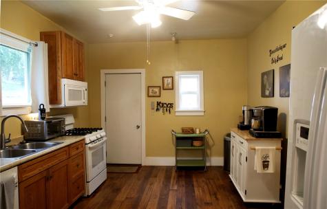 207 N Davis Street Anamosa IA 52205