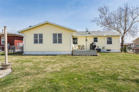 146 Eastview Drive NW Cedar Rapids IA 52405