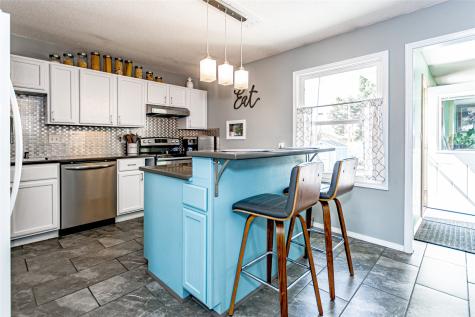 146 Eastview Drive NW Cedar Rapids IA 52405