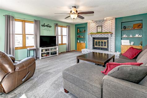 146 Eastview Drive NW Cedar Rapids IA 52405