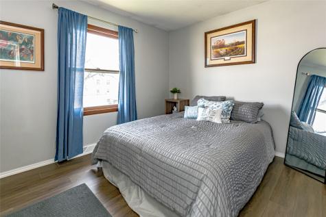 146 Eastview Drive NW Cedar Rapids IA 52405