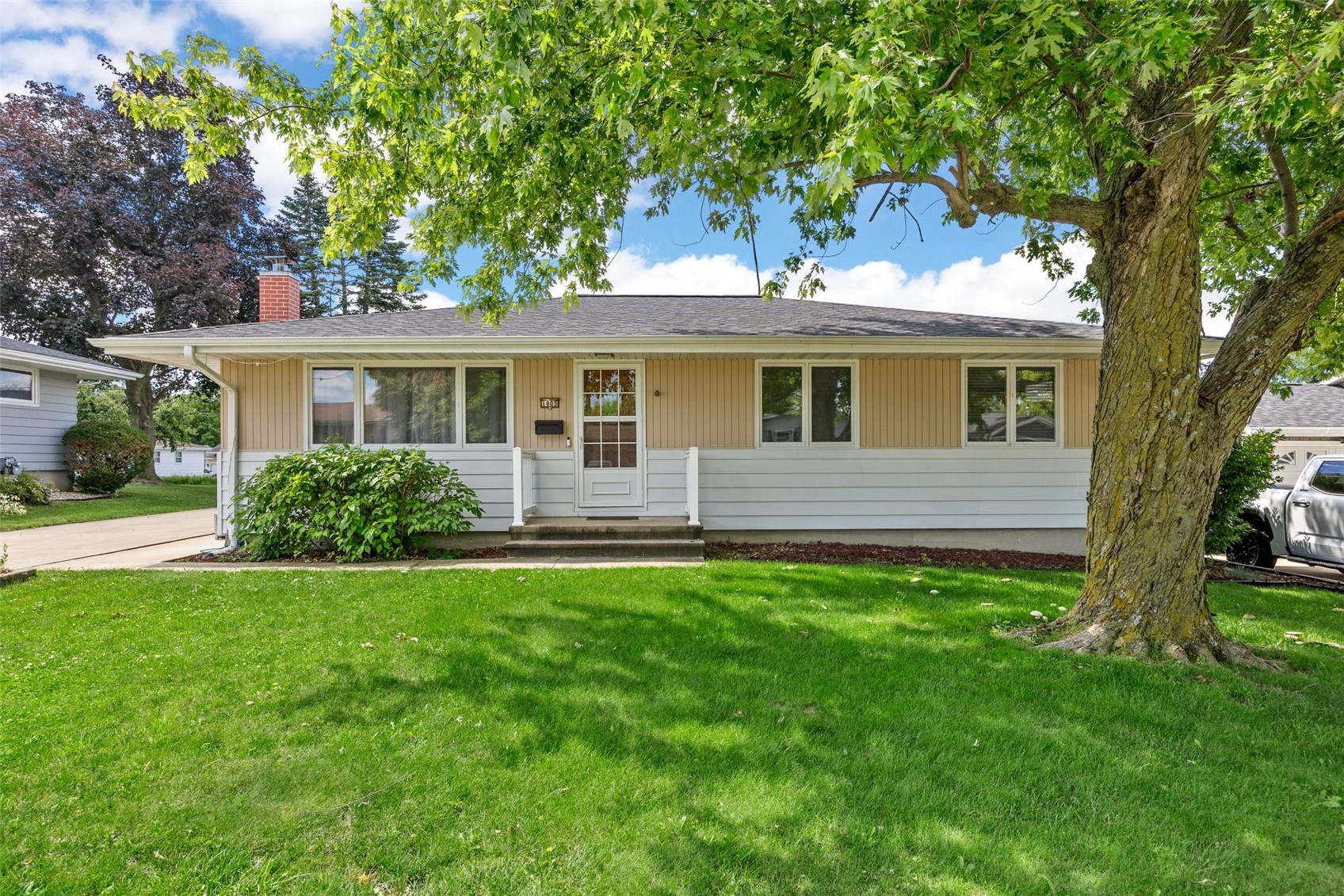 1805 Country Club Drive Marion IA 52302