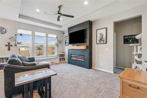 9014 Grand Oaks Drive NE Cedar Rapids IA 52402