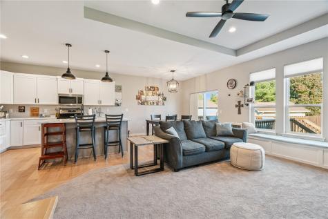 9014 Grand Oaks Drive NE Cedar Rapids IA 52402