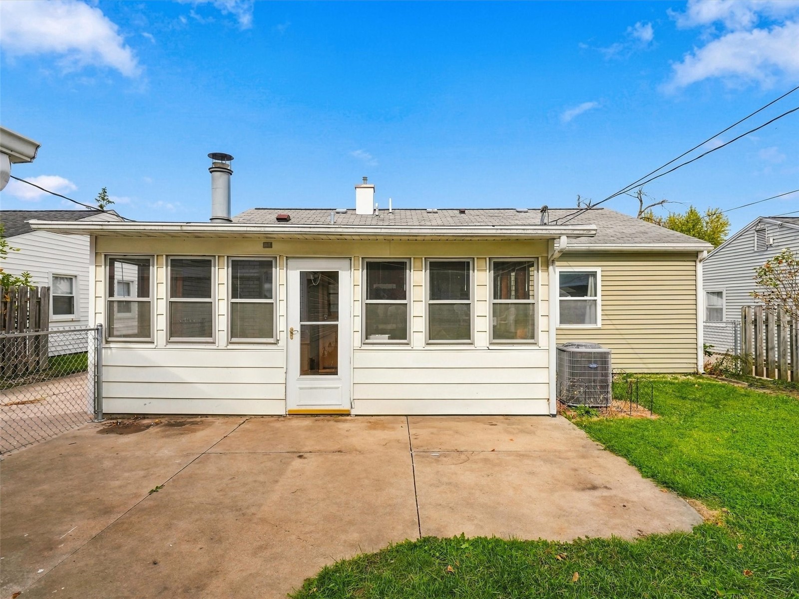 2451 9th Avenue SW Cedar Rapids IA 52404