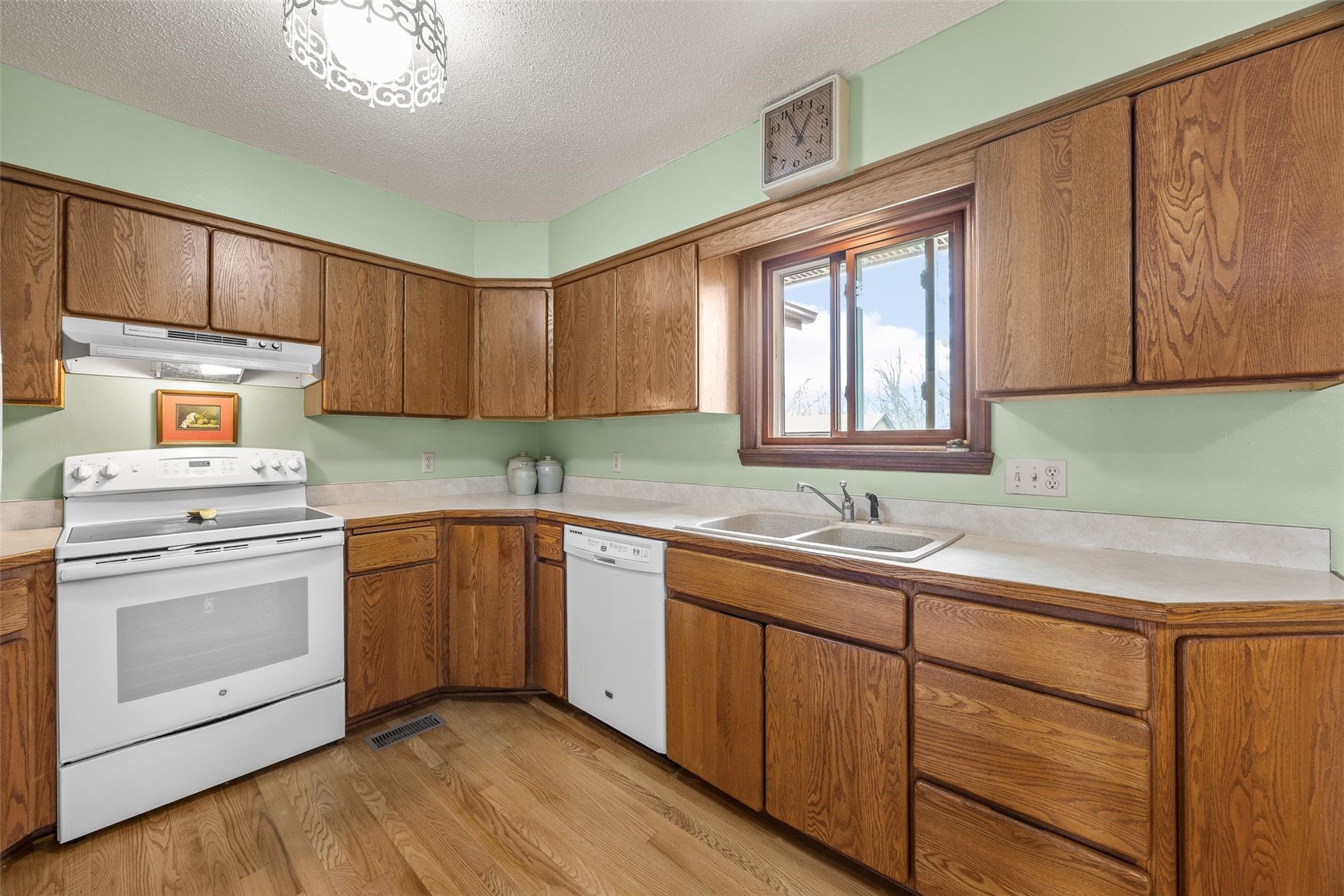 130 Joseph Lane SE Mt Vernon IA 52314