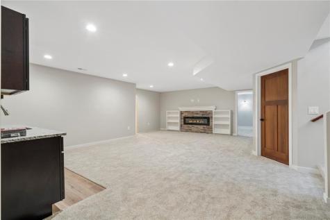 5100 Scenic View Court SW Cedar Rapids IA 52404