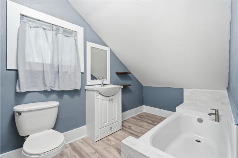 310 N William Earlville IA 52041
