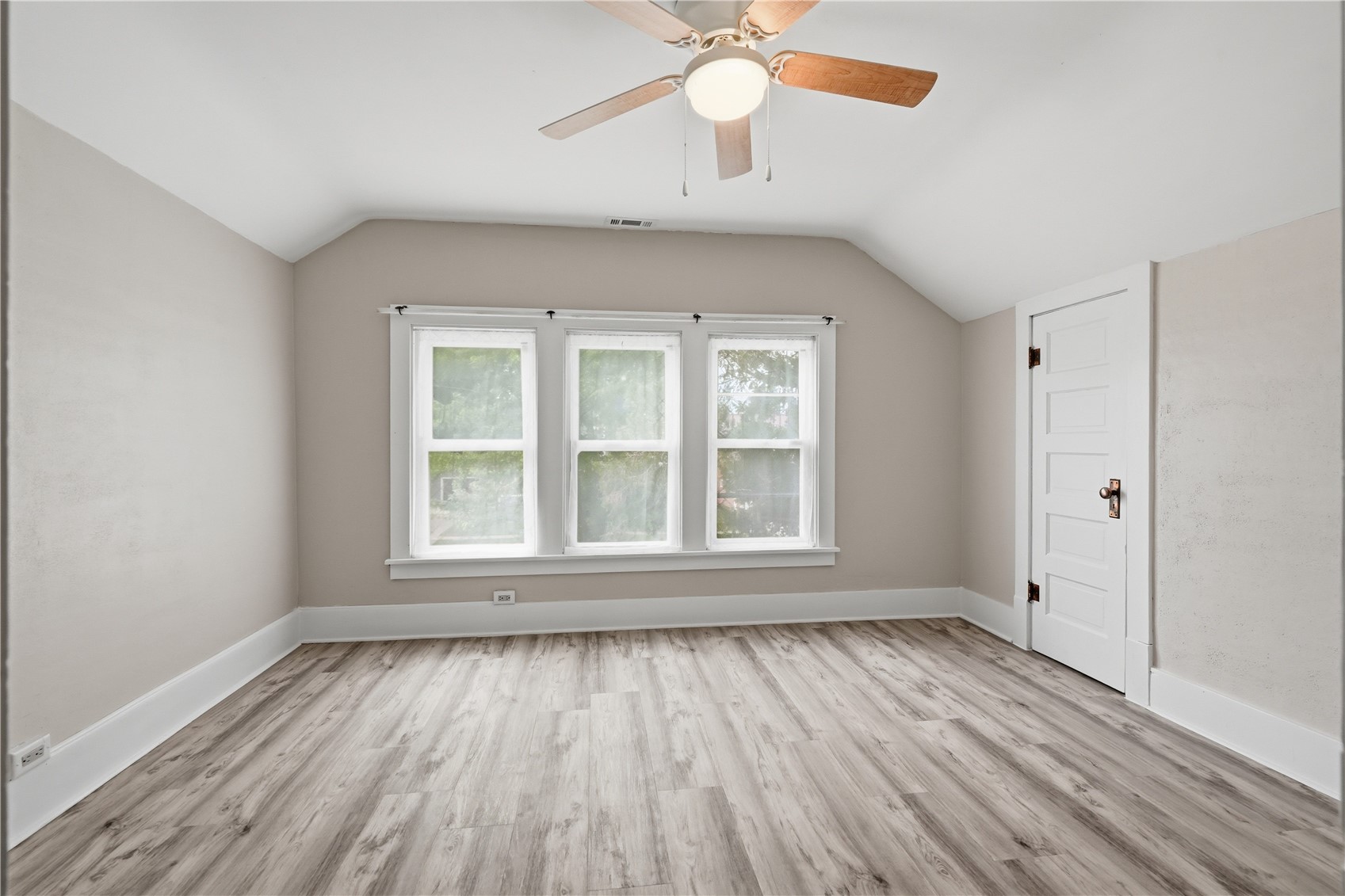 310 N William Earlville IA 52041