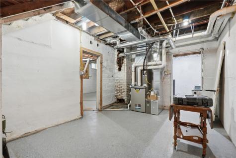 310 N William Earlville IA 52041