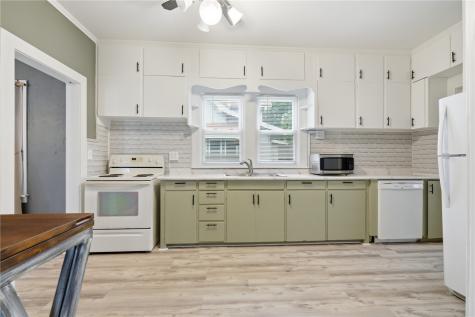 310 N William Earlville IA 52041