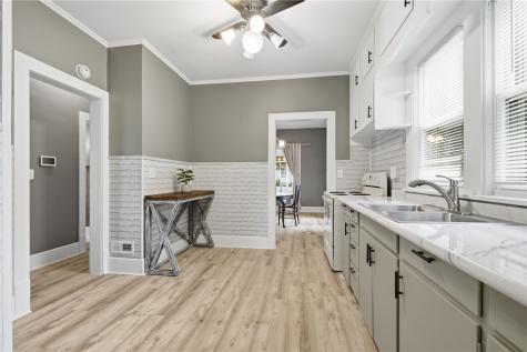 310 N William Earlville IA 52041