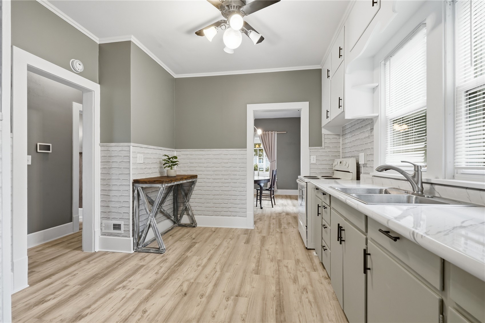 310 N William Earlville IA 52041