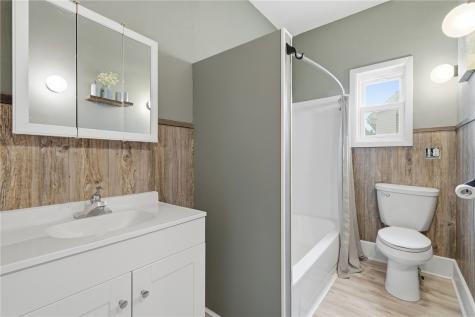 310 N William Earlville IA 52041
