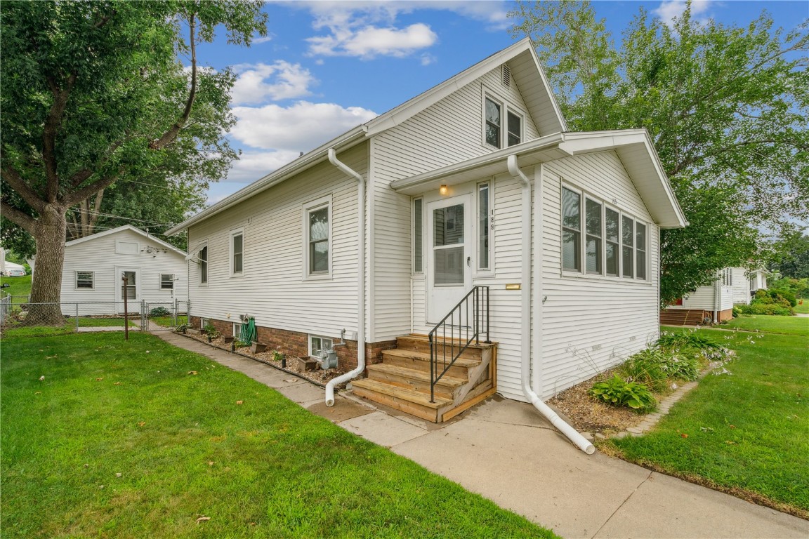 Cedar Rapids IA, 189 21st Avenue SW