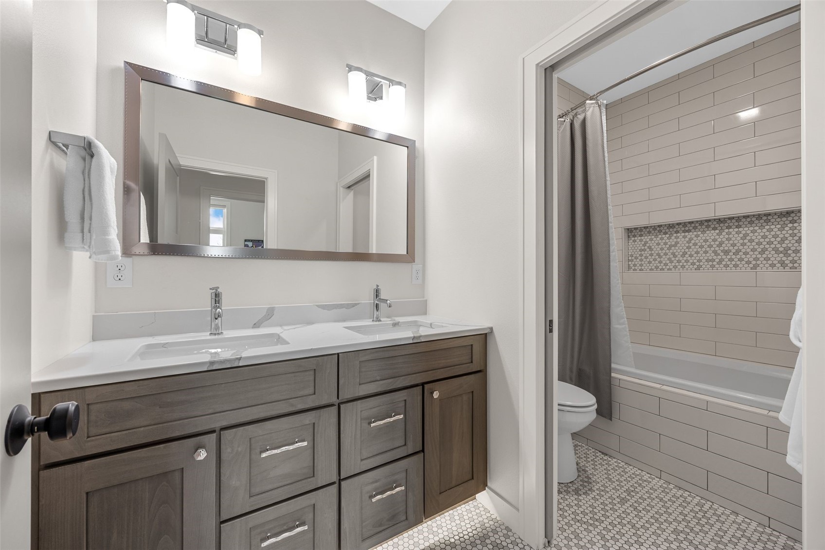 1352 Ava Circle Iowa City IA 52246