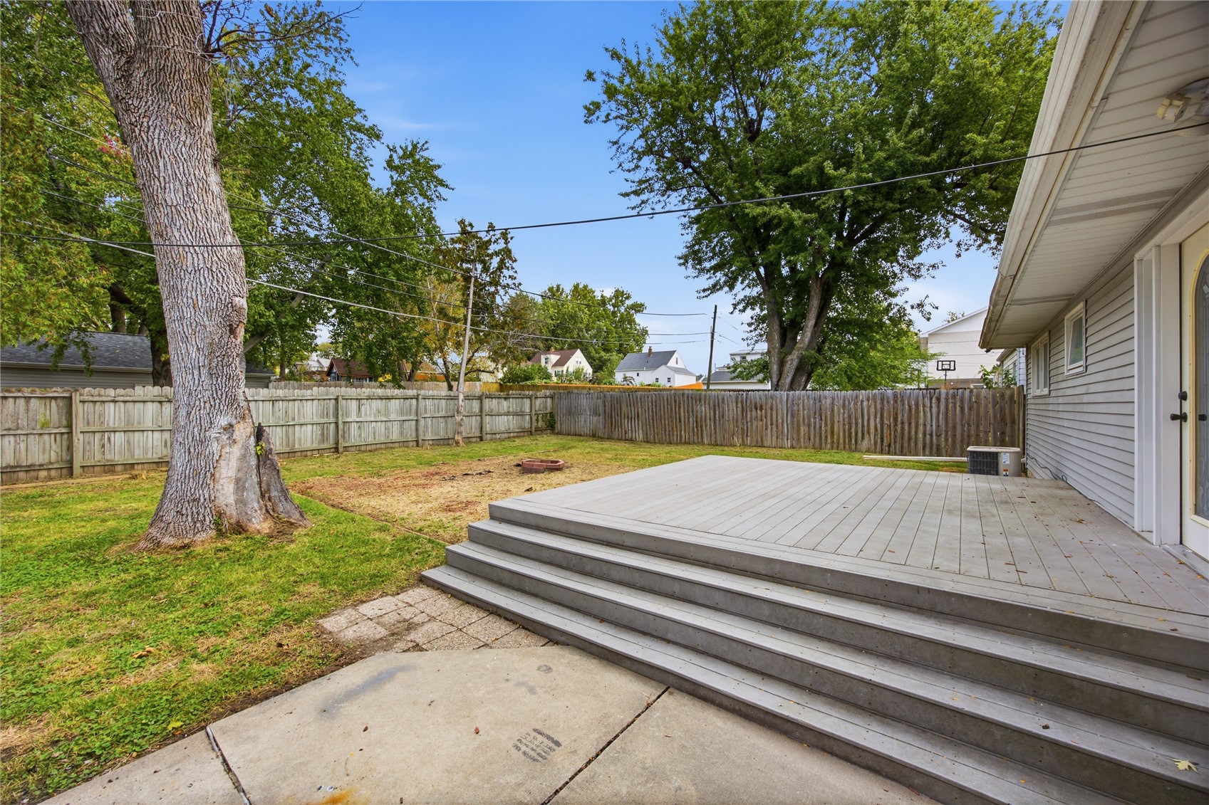 1344 J Avenue Cedar Rapids IA 52402