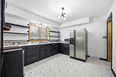 1344 J Avenue Cedar Rapids IA 52402