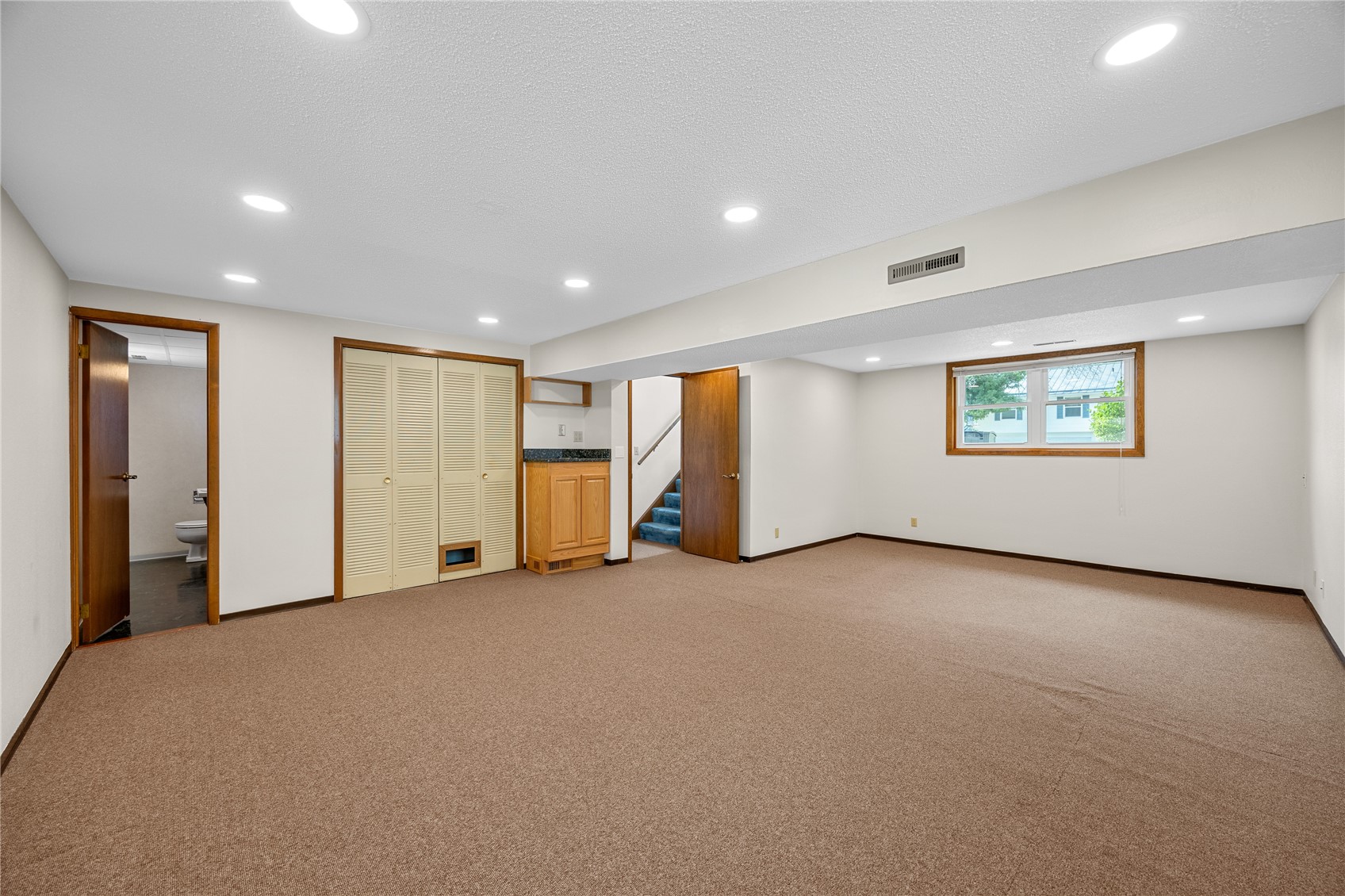 230 Sussex Drive NE Cedar Rapids IA 52402