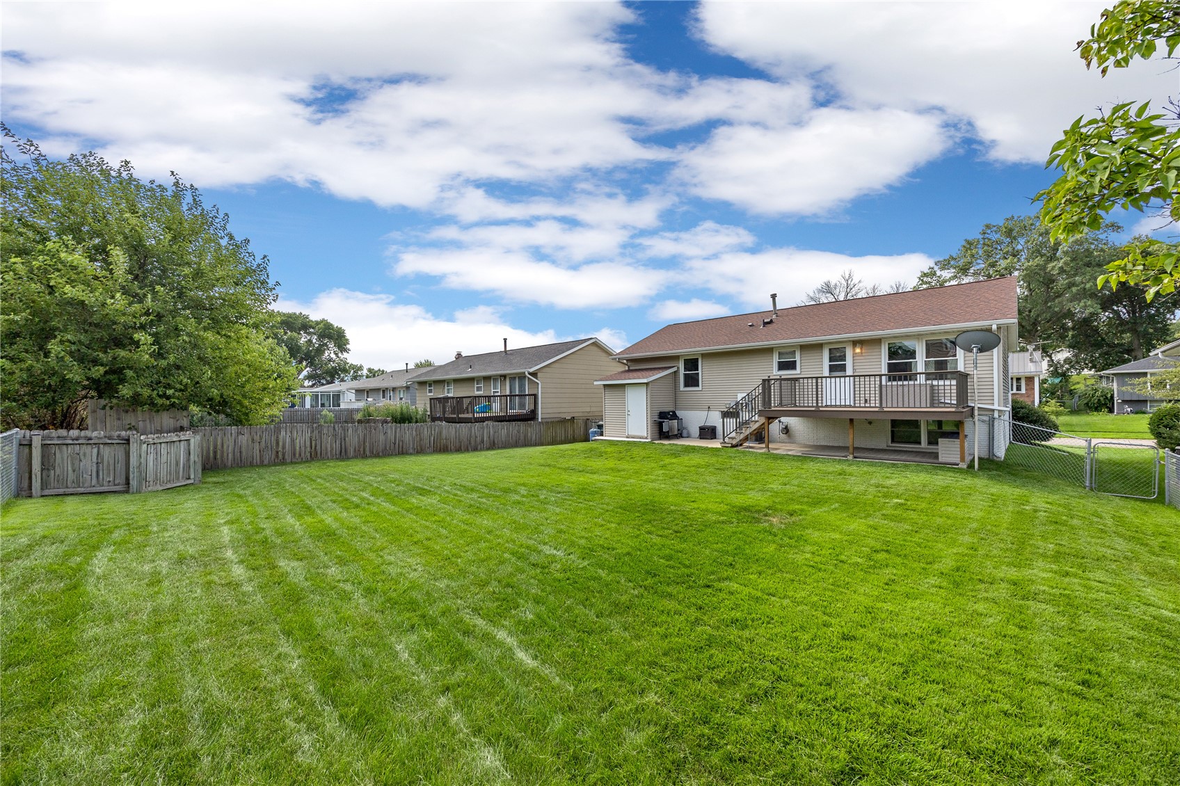 230 Sussex Drive NE Cedar Rapids IA 52402