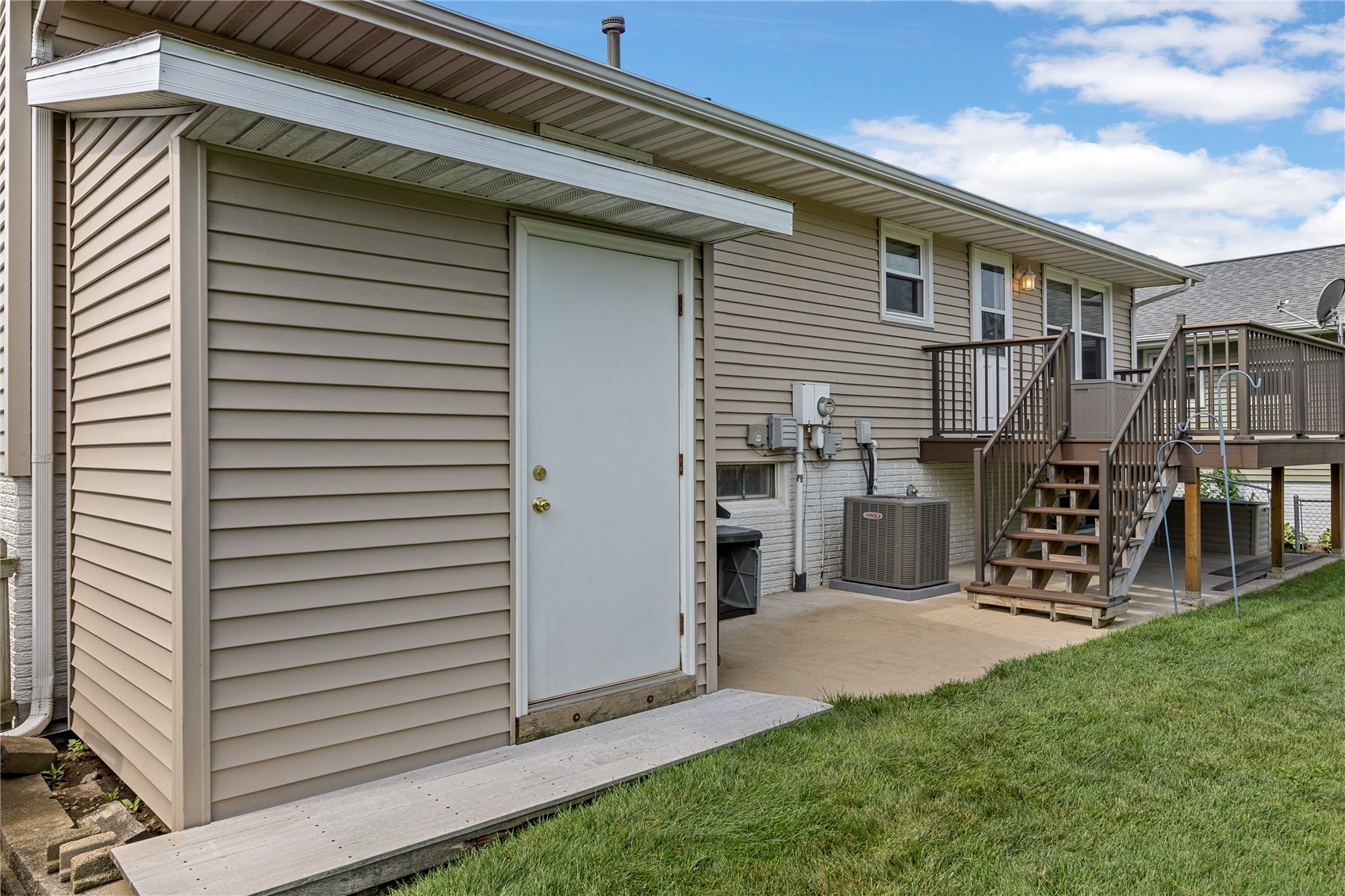 230 Sussex Drive NE Cedar Rapids IA 52402