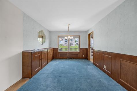 230 Sussex Drive NE Cedar Rapids IA 52402