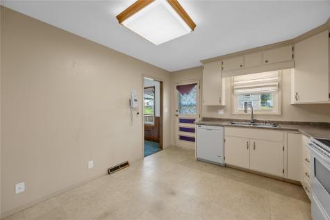 230 Sussex Drive NE Cedar Rapids IA 52402