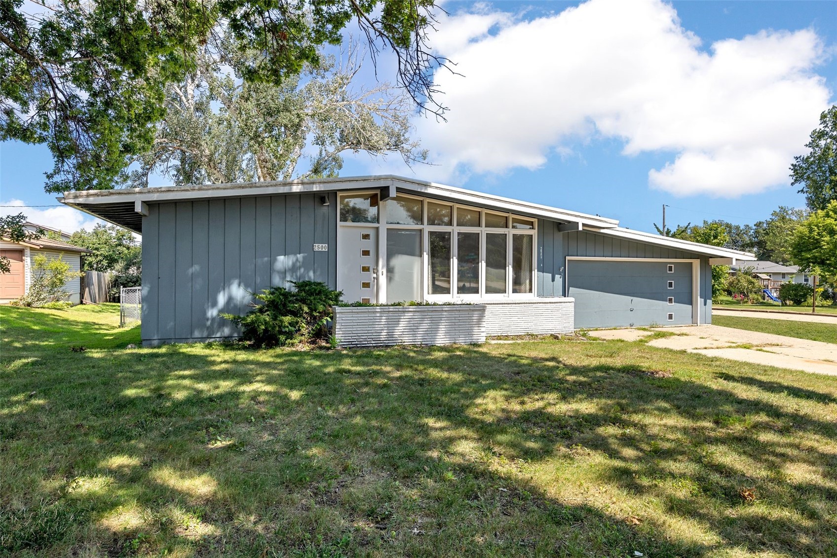 2500 Falbrook Drive NE Cedar Rapids IA 52402