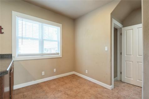 824 Center Pt Road Cedar Rapids IA 52402