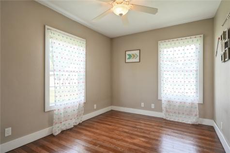 824 Center Pt Road Cedar Rapids IA 52402