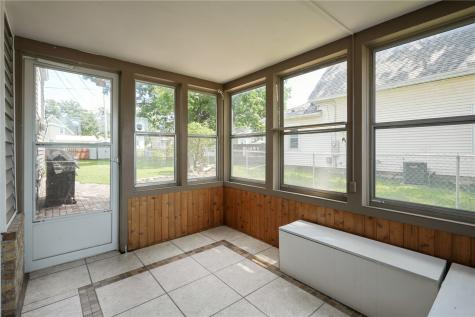 824 Center Pt Road Cedar Rapids IA 52402