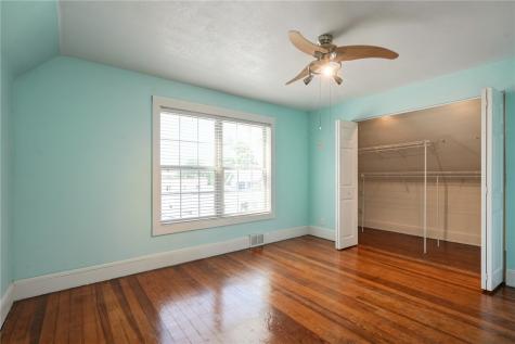 824 Center Pt Road Cedar Rapids IA 52402