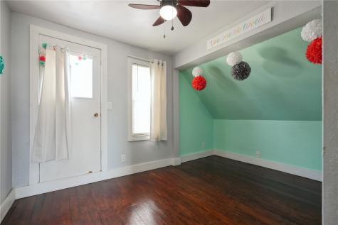 824 Center Pt Road Cedar Rapids IA 52402