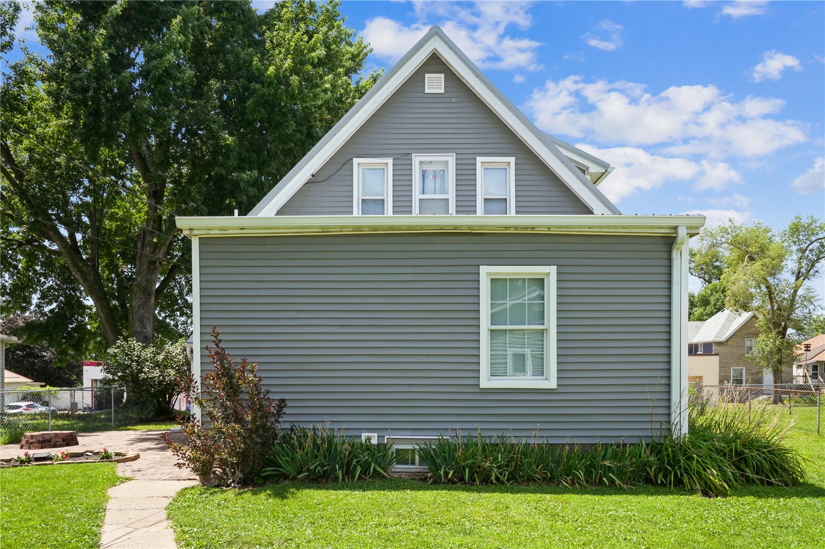 824 Center Pt Road Cedar Rapids IA 52402