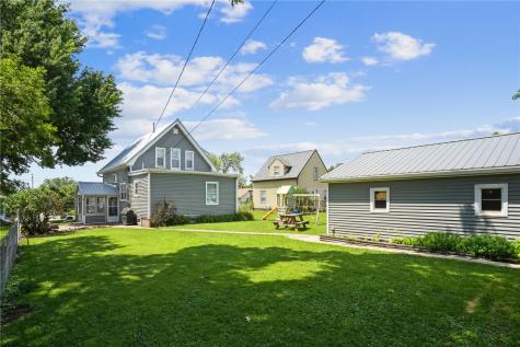 824 Center Pt Road Cedar Rapids IA 52402