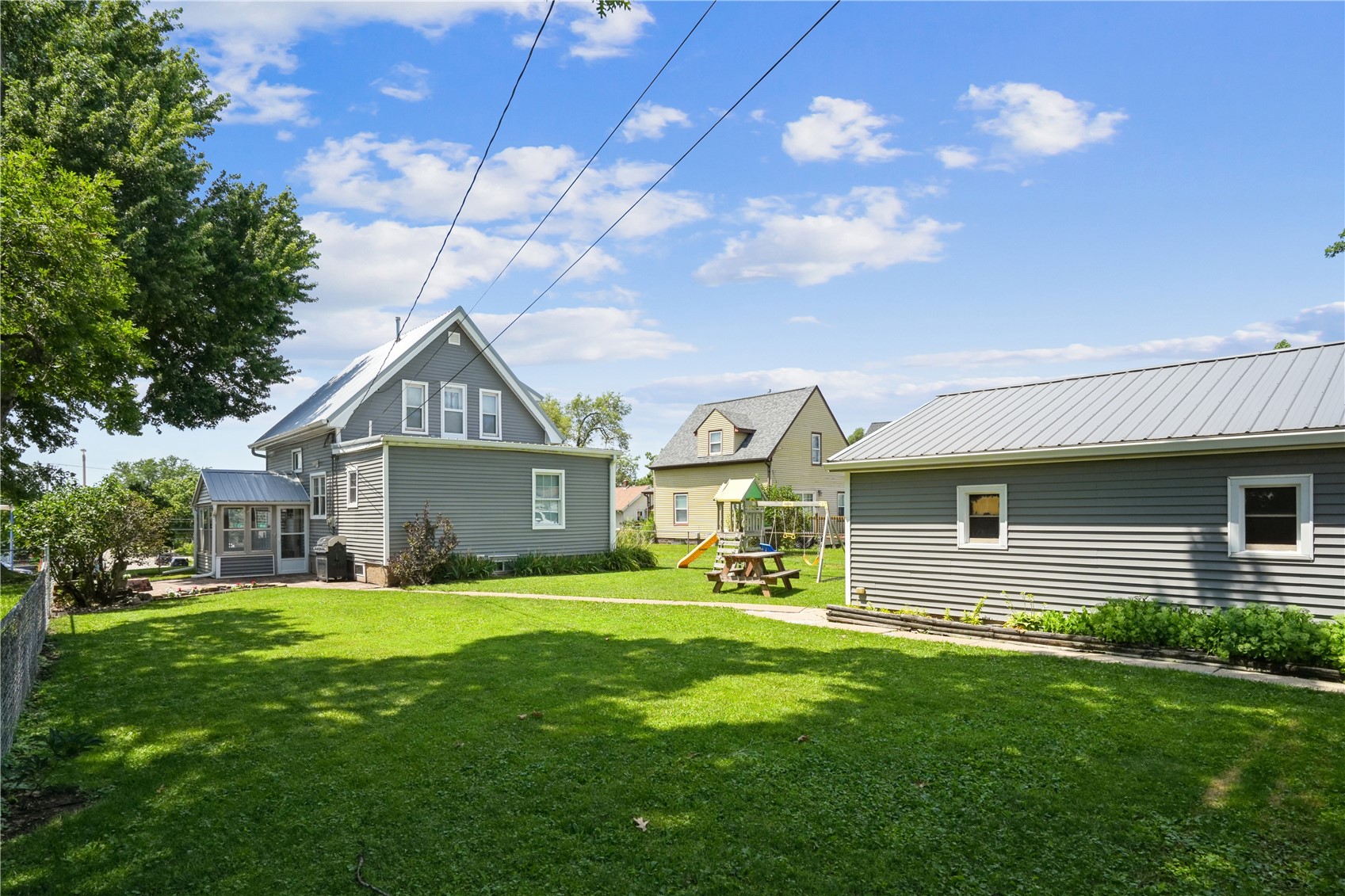 824 Center Pt Road Cedar Rapids IA 52402