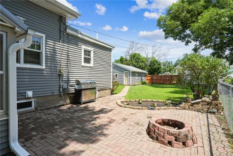 824 Center Pt Road Cedar Rapids IA 52402
