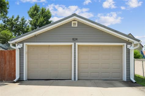824 Center Pt Road Cedar Rapids IA 52402