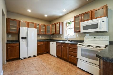 824 Center Pt Road Cedar Rapids IA 52402