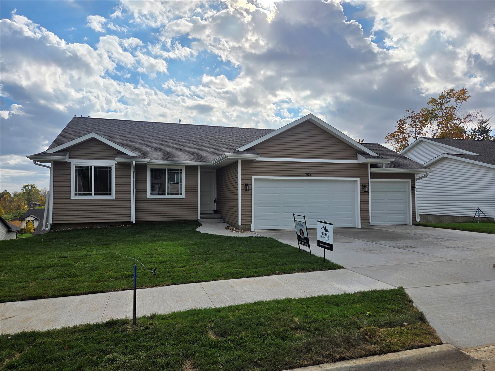 Cedar Rapids IA, 1833 Holly Meadow Avenue SW