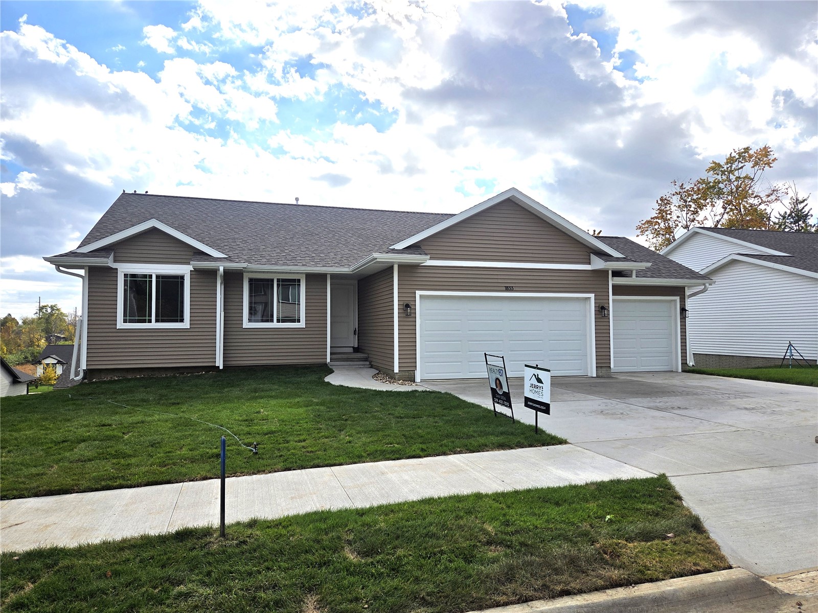 Cedar Rapids IA, 1833 Holly Meadow Avenue SW